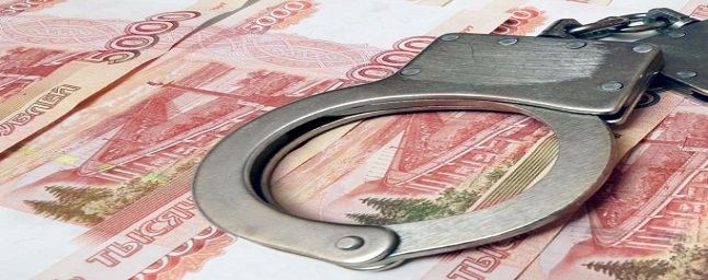 В Ачинске полиция нашла в гараже тайник с 2 млн рублей из похищенных кассиром в банке