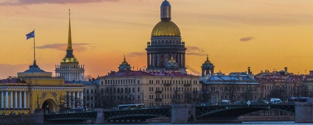 В Петербурге смягчили ковидные ограничения