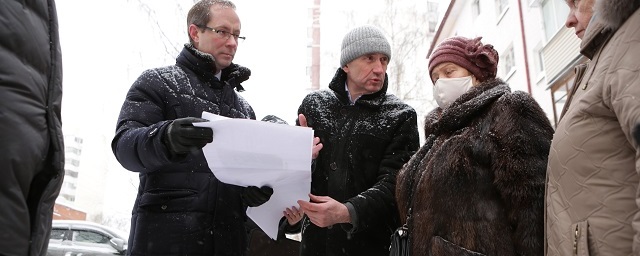 В Раменском обсудили благоустройство двора на улице Гурьева