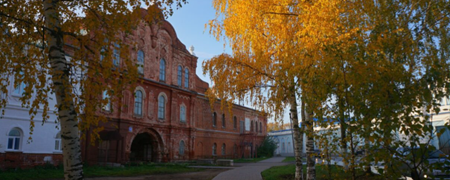 В Кирове расселят три дома и передадут освободившиеся здания епархии В Кирове расселят три дома и передадут освободившиеся здания епархии