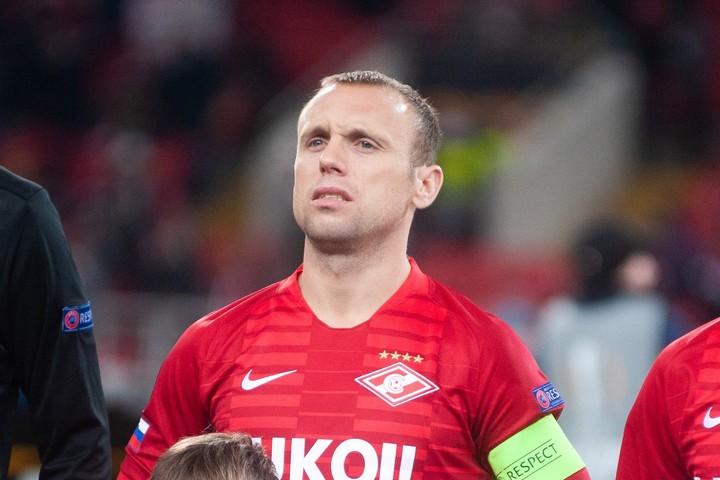 Футболист Денис Глушаков задолжал экс-супруге более 40 млн рублей
