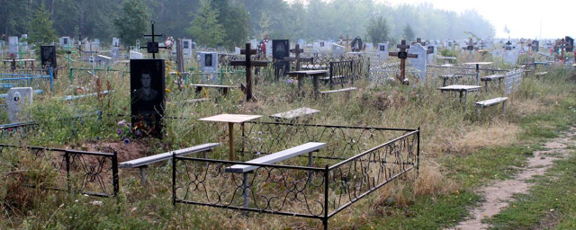 В Ленинградской области нашли тело мужчины на кладбище