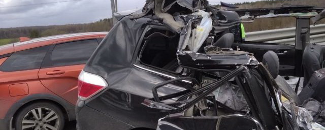 В Калужской области в ДТП с грузовиком погибла водитель иномарки
