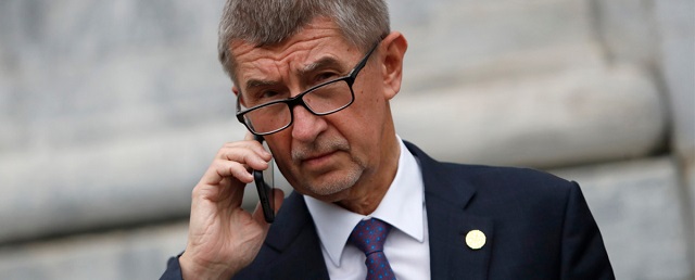 Премьер Чехии: ЕС вынуждает республику купить «Спутник V»