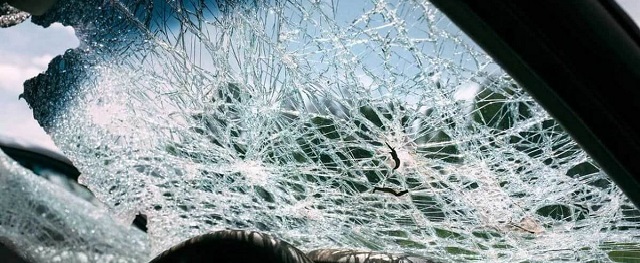 В Свердловской области на скользкой трассе в ДТП погибли три человека