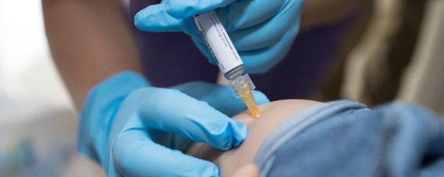 В Казахстане вторым компонентом вакцины привили уже больше 600 тысяч человек