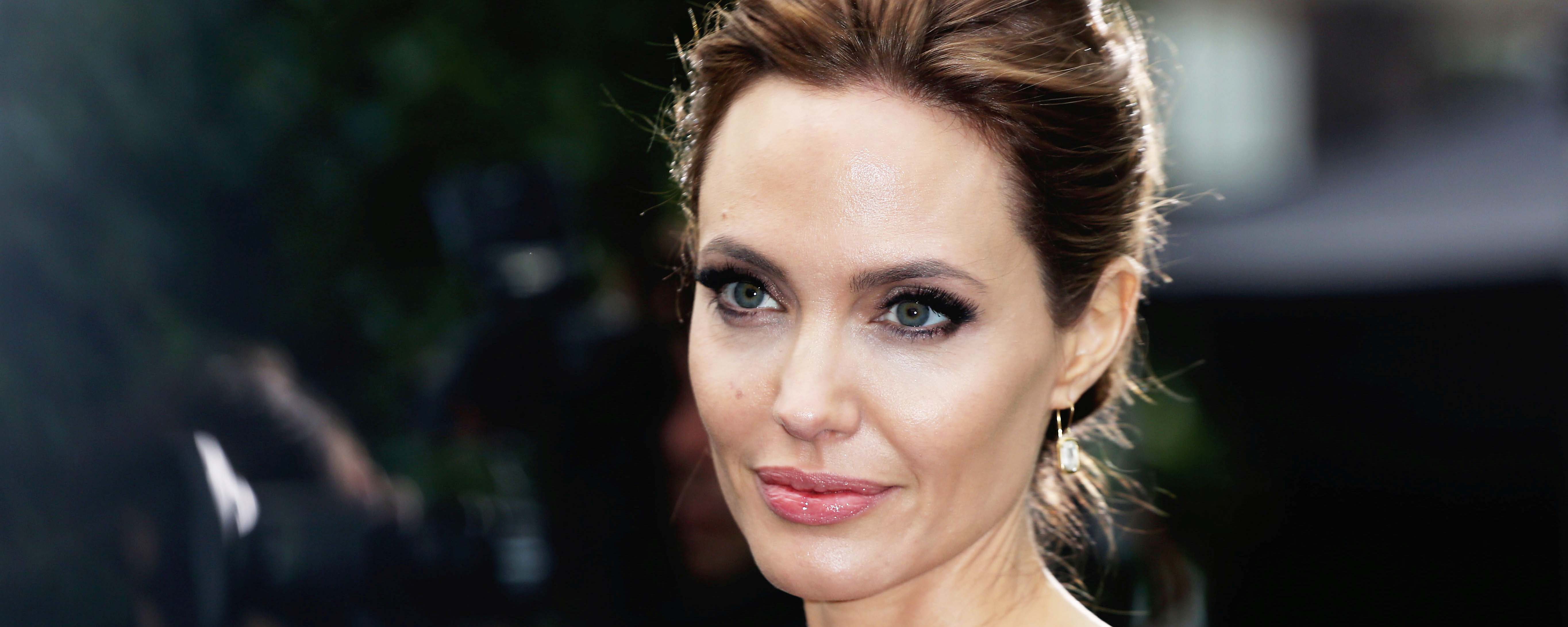 Анджелина Джоли рассказала о холостяцкой жизни и новом фильме — Видео