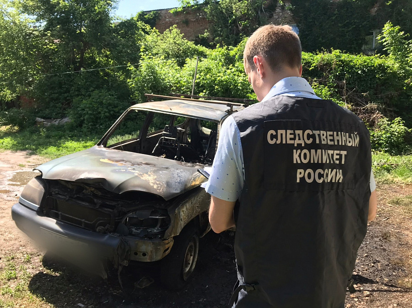 В сгоревшем авто в Саратове обнаружили тело 51-летнего мужчины