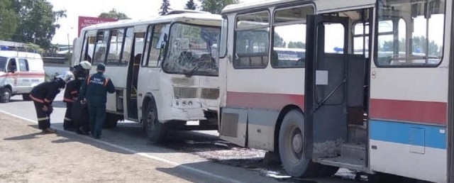 При столкновении двух автобусов под Архангельском пострадали 9 человек