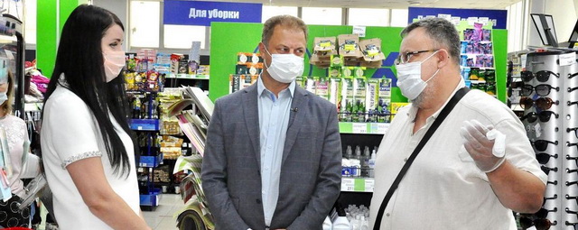 Сергей Дорофеев проверил соблюдение масочного режима в ТЦ Электрогорска
