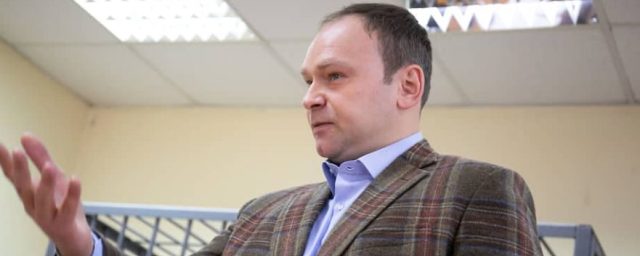 На политолога Федора Крашенинникова завели дело о клевете на ветерана Игната Артеменко