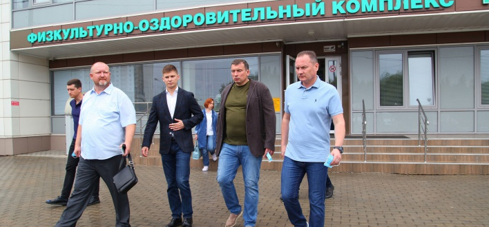 Глава Красногорска Алексей Спасский посетил спортобъект в Нахабине