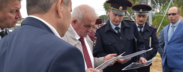 Губернатор Сергей Ситников проверил безопасность дорожного движения у школ Костромы
