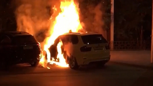 Минувшей ночью в Центральном районе Новосибирска сгорел автомобиль BMW