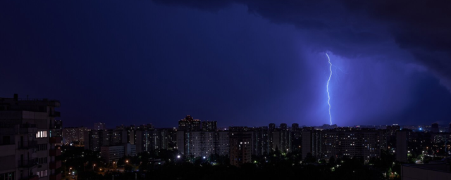 В МЧС предупредили о грозе с дождем и порывах ветра в Москве в ближайшие часы 13 сентября