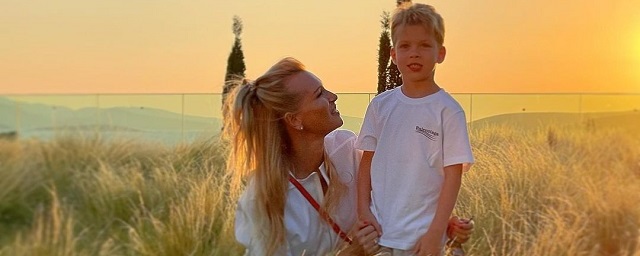 Олеся Судзиловская впервые показала лицо 5-летнего сына — Видео