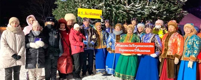В Раменском сотрудники ГИБДД приняли участие в новогодней ярмарке подарков
