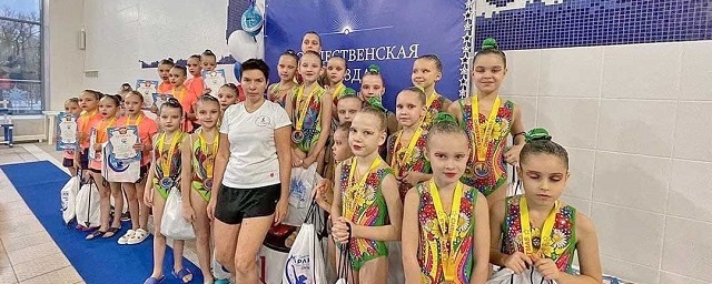 Раменские пловчихи успешно выступили на соревнованиях в Петербурге