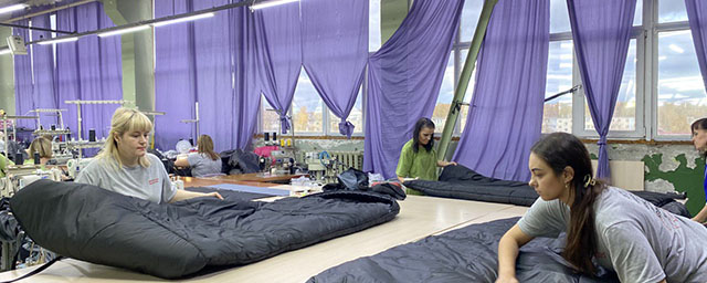 Костромская фабрика «Орби» переориентировалась на пошив спальных мешков для мобилизованных