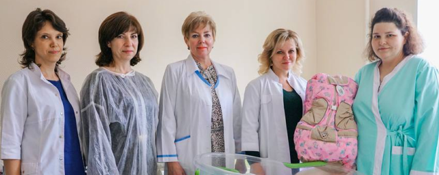 Глава г.о. Клин Алена Сокольская поздравила двух многодетным мам с рождением дочерей