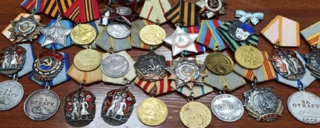 Жителя Свердловской области будут судить за попытку сбыта советских медалей