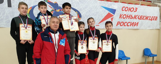 17 спортсменов из г.о. Клин выступили на соревнованиях по конькобежному спорту в Смоленске