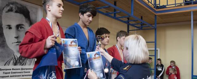 В Высоковске прошли соревнования по самбо в преддверии 15-летнего юбилея Мособлпожспас