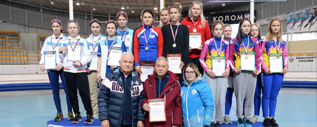 Шестеро клинских конькобежцев представили Московскую область на соревнованиях в Коломне