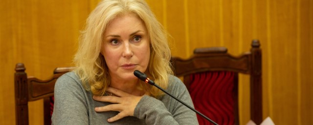 Актриса Мария Шукшина выступила в суде против своих сестер, заступившись за Надежду Бабкину