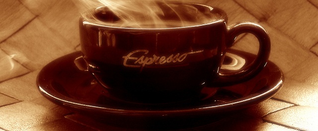 Онкологи предупредили, что употребление свежеприготовленного кофе грозит развитием рака пищевода