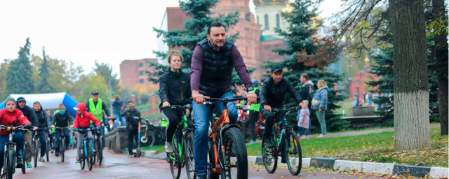 Глава Раменского г.о. Виктор Неволин возглавил велоколонну на субботнем спортивном мероприятии