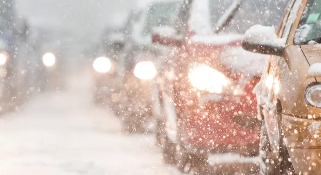 Водители Рязани встали в пробках вечером 31 октября из-за первого снега