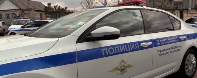 Житель Кемерово изуродовал ножом шесть автомобилей во дворах Волгограда