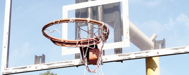 Во дворах Пскова появятся баскетбольные кольца