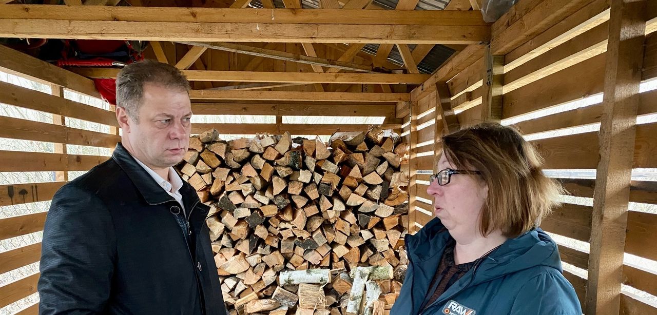 Власти г.о. Электрогорск помогли заготовить дрова семье мобилизованного