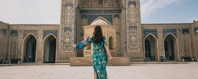 В Узбекистане с 2023 года запустят tax free для туристов