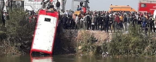 В Египте автобус упал в реку: известно о 20 погибших