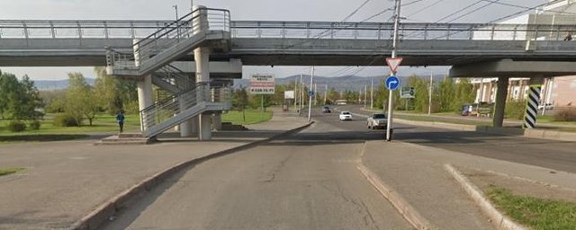 В Красноярске с завтрашнего дня будет запрещено парковаться под Вантовым мостом