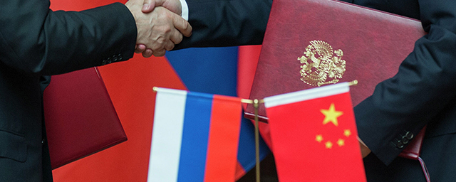 Вице-премьер РФ Новак: Россия и Китай перешли на расчеты за энергоресурсы в рублях и юанях