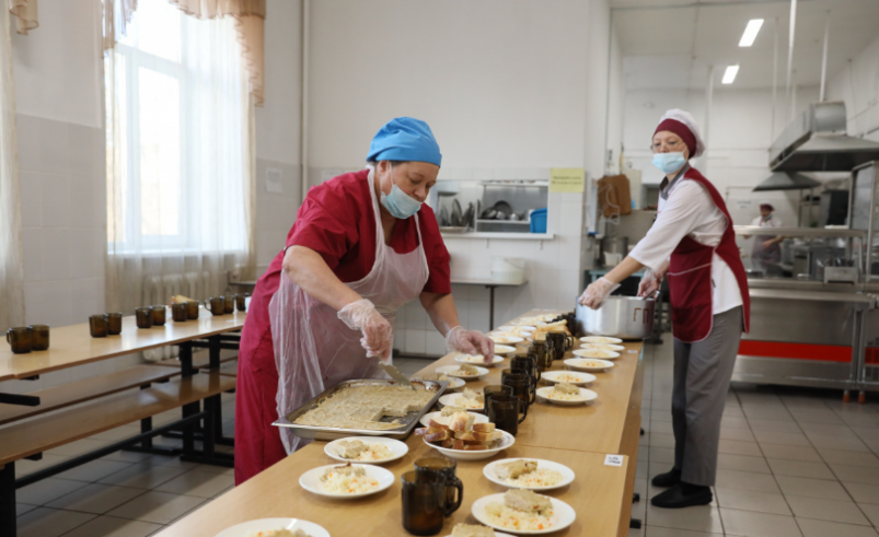 В школах Улан-Удэ теперь будут питаться больше детей