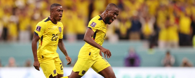 В матче открытия ЧМ-2022 Эквадор уверенно переиграл Катар В матче открытия ЧМ-2022 Эквадор уверенно переиграл Катар