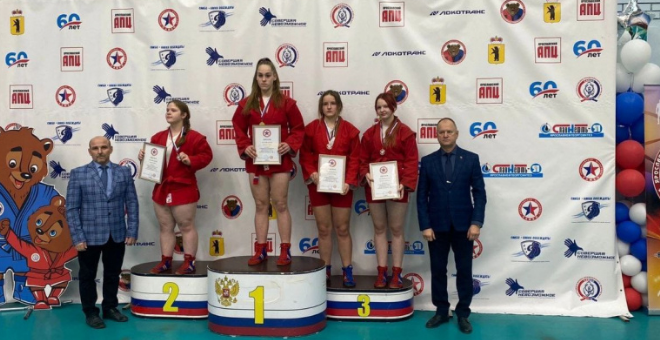 Красноармейские спортсменки из клуба «Буртасы» завоевали золотые медали в двух престижных состязаниях по самбо