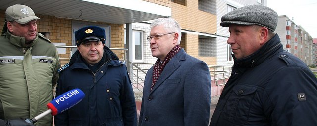 Депутат Василий Пискарев в ходе визита в Мордовию взял жилье для военных под контроль