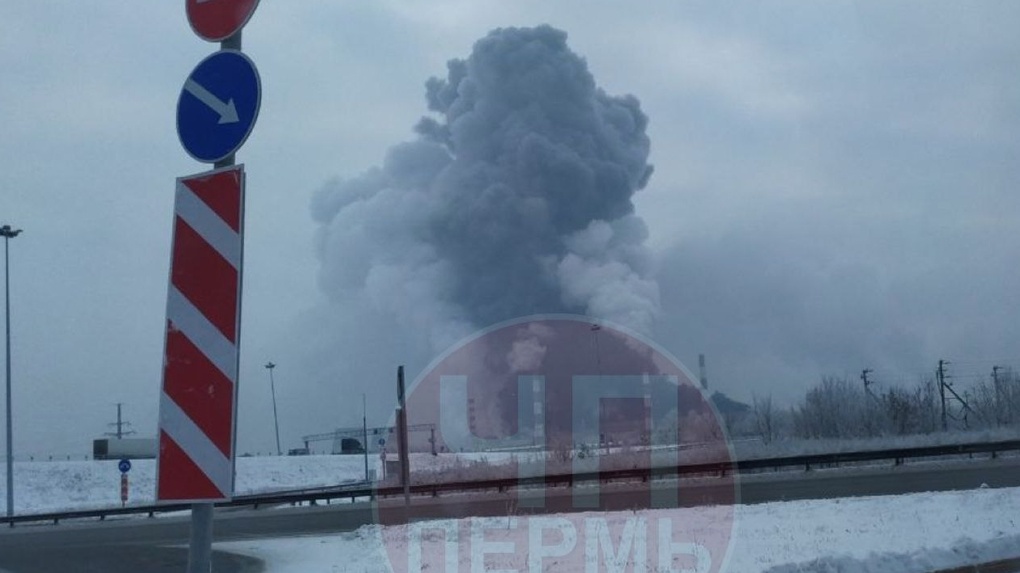 Роспотребнадзор возьмет пробы воздуха в районе пожара на ТЭЦ в Перми