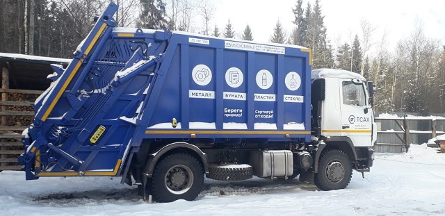 В районах Тверской области устанавливают новые контейнеры для раздельного сбора мусора