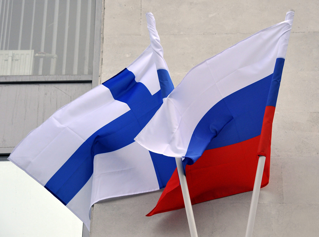 МИД РФ: Сожжение российского флага в Финляндии — недопустимый акт надругательства
