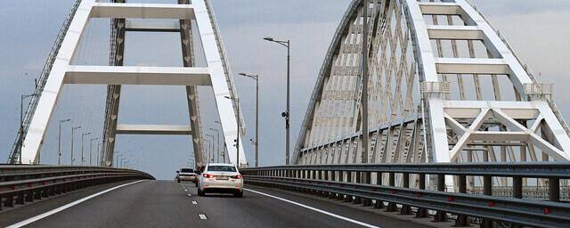 Минтранс РФ ввел запрет для некоторых грузовиков на движение по Крымскому мосту