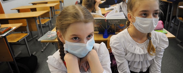 В Петербурге младшие классы закончат четверть к 20 декабря из гриппа и ОРВИ