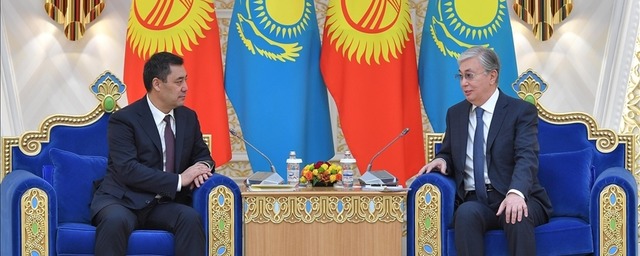 Глава Кыргызстана Жапаров поздравил Токаева с Днём независимости Республики Казахстан