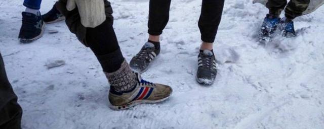 Шестеро детей оказались в летней обуви на морозе в Новосибирске